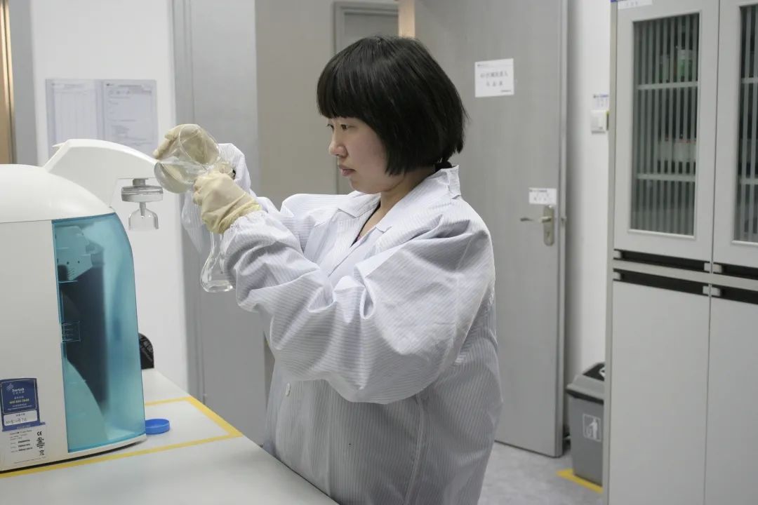 什么是粘接技术?浅谈新亚电子制程十大技术之粘接技术