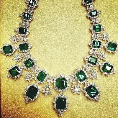 《三十而已》中为什么王漫妮卖出的珠宝价值高达百万？