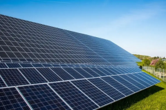 新亚制程：新能源太阳能光伏组件R